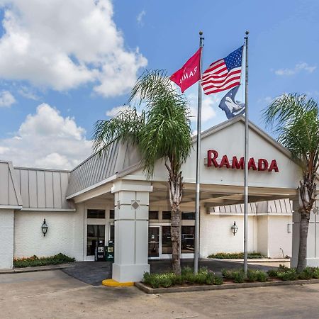 Ramada By Wyndham Houma Hotel Bagian luar foto